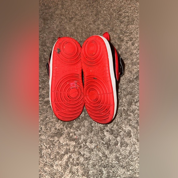 Nike’s - Picture 6 of 6